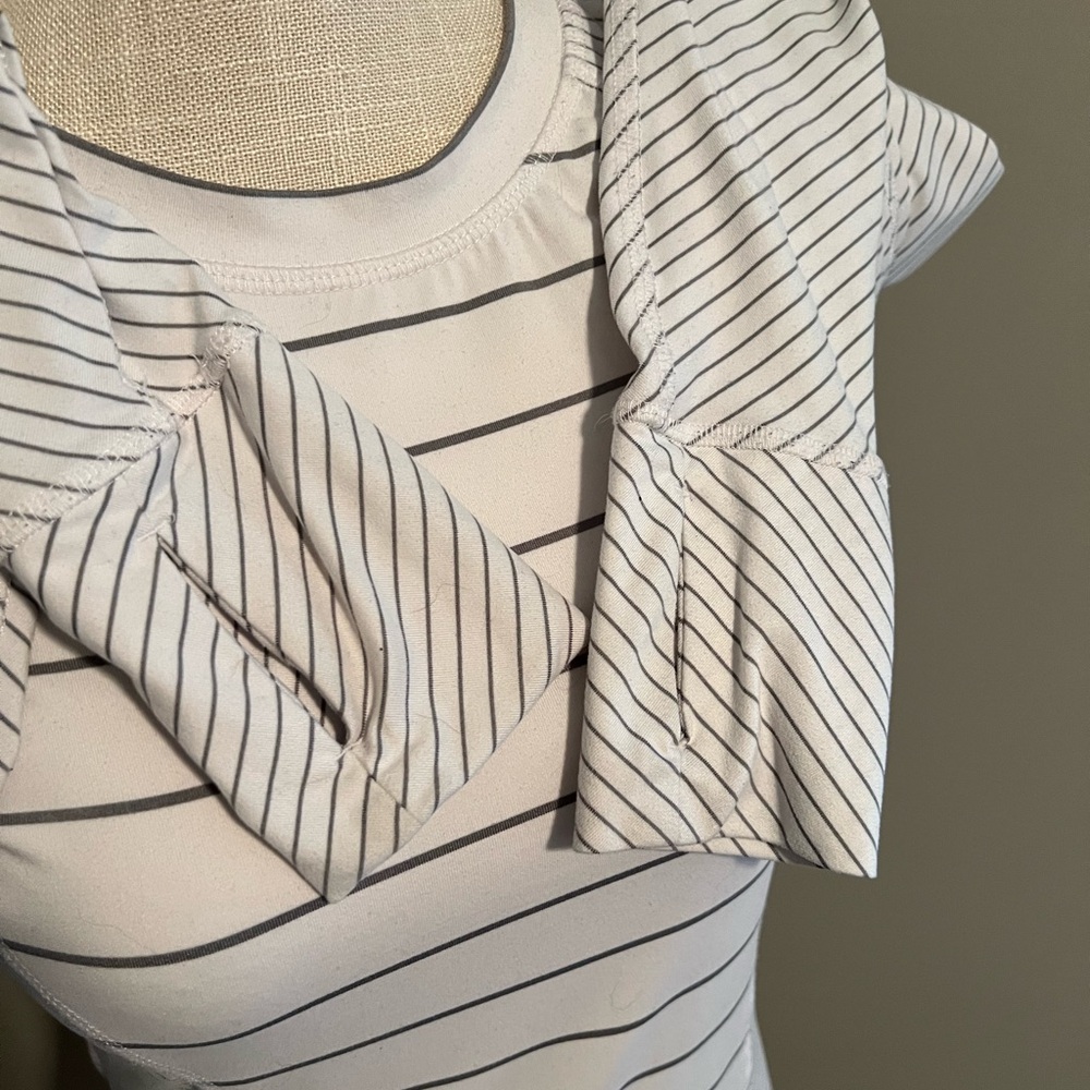 Athletic Top - Picture 4 of 5